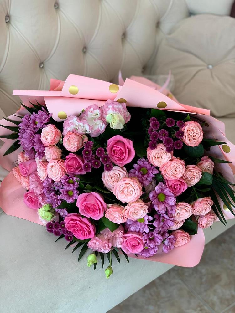 Букет цветов из: Хризантемы, Розы и Лизиантусы в Новом Кяхулае