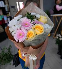 Букет цветов из:  Герберы, Розы и Хризантемы в Новом Кяхулае