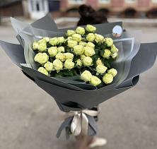 Букет Белые кустовые розы Солинеро в Новом Кяхулае