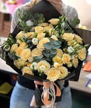 Букет цветов из:  Розы и Лизиантусы в Новом Кяхулае