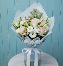 Букет цветов из:  Розы и Лизиантусы в Новом Кяхулае