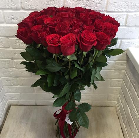 Букет Красные розы Гран При в Новом Кяхулае