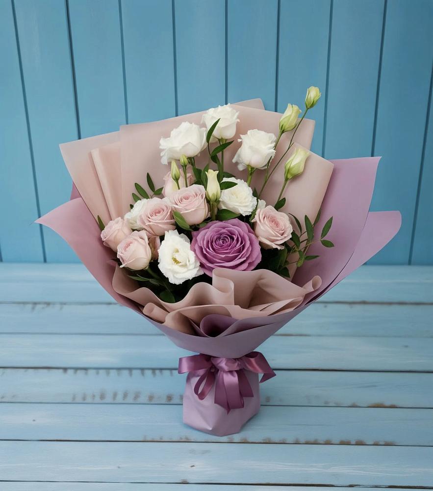 Букет цветов из: Розы и Лизиантусы в Новом Кяхулае